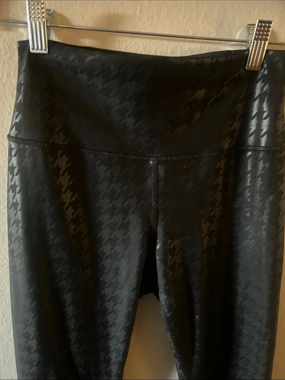 ALO Yoga sleek black